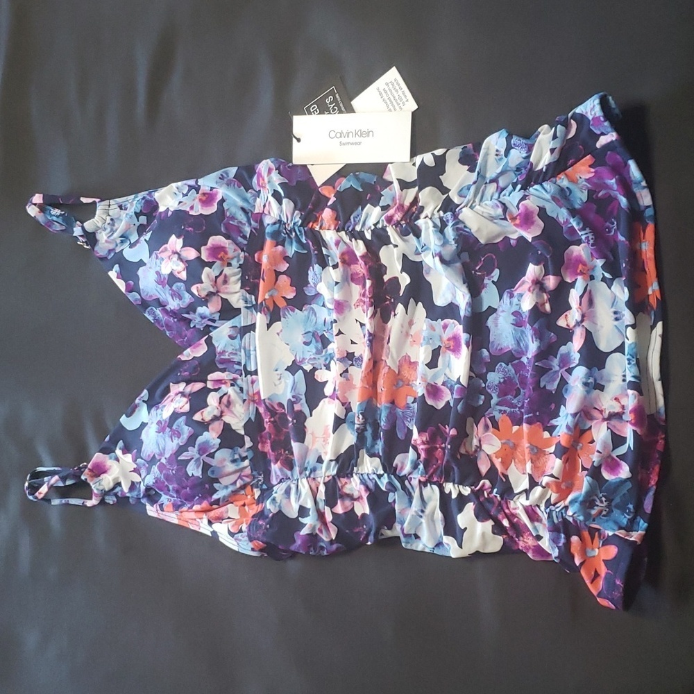 Calvin Klein NWT size small floral tankini  top